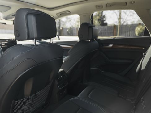 Used 2021 Audi Q5 e Premium Plus image 25