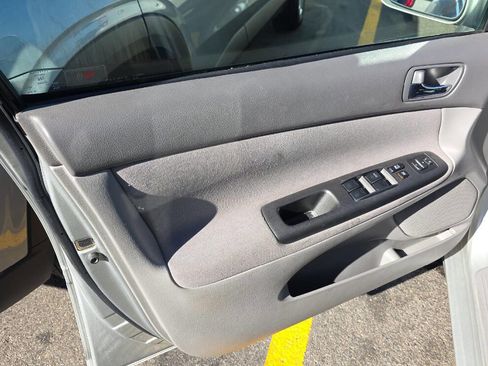 Used 2005 Toyota Camry LE image 13