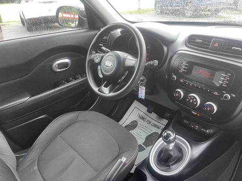 Used 2016 Kia Soul FWD image 22