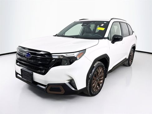 Used 2025 Subaru Forester Sport image 3