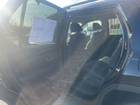 New 2025 Honda Pilot Touring image 18