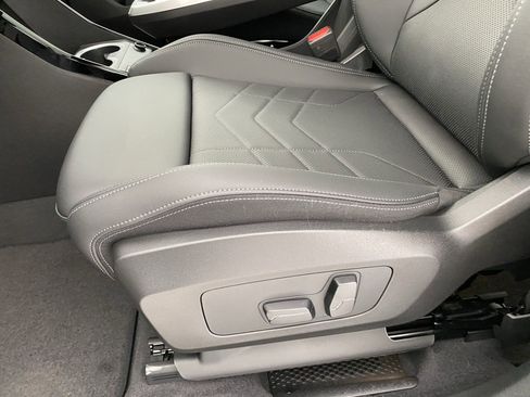 Used 2025 BMW X1 xDrive28i w/ M Sport Package AWD/4WD image 12
