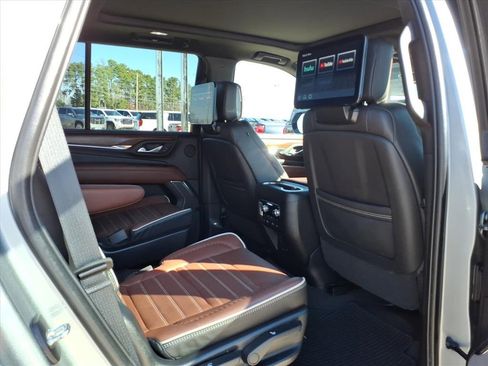 Used 2023 GMC Yukon Denali Ultimate image 13