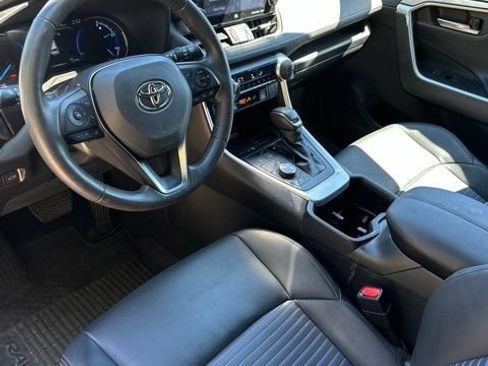 Used 2022 Toyota RAV4 XSE AWD/4WD image 12
