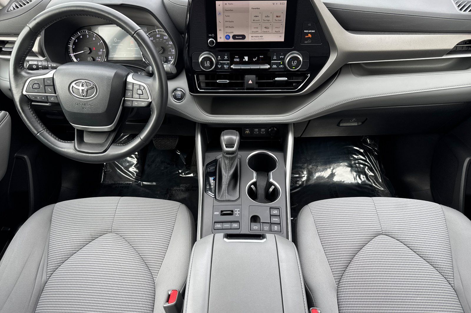 Used 2023 Toyota Highlander LE AWD/4WD image 17