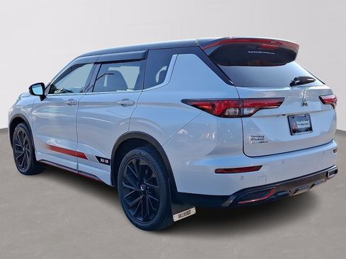 Used 2023 Mitsubishi Outlander SE AWD/4WD image 4