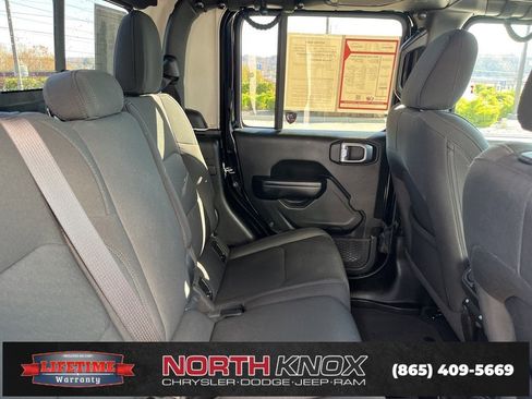 Used 2021 Jeep Gladiator Sport image 22