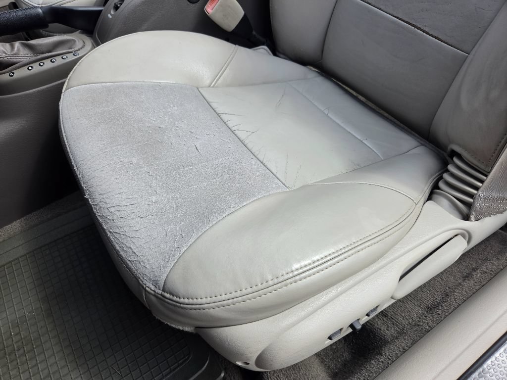 Used 2006 Chrysler Sebring Limited FWD image 16