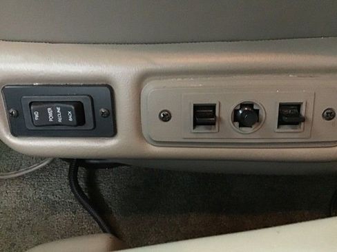 Used 2019 GMC Savana 2500 Extended w/ Enhanced Convenience Package image 25