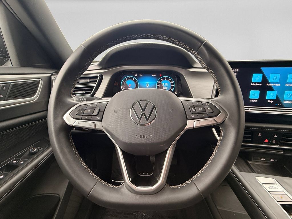 Used 2024 Volkswagen Atlas Cross Sport SE FWD image 10