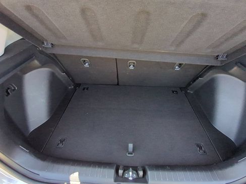 Used 2025 Hyundai Venue SEL FWD image 25