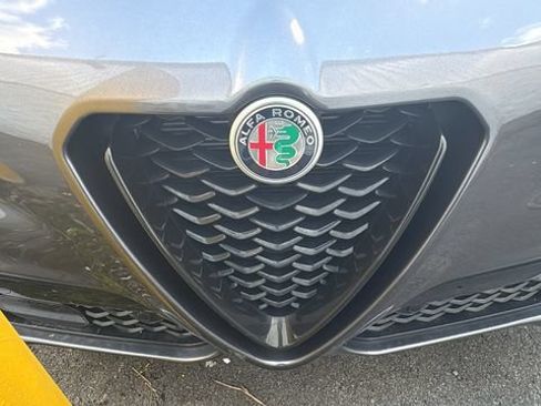 Used 2024 Alfa Romeo Stelvio Veloce AWD/4WD image 8