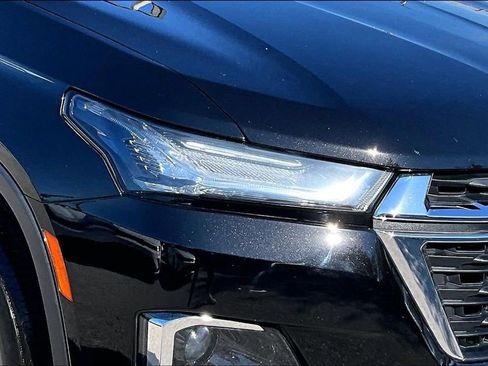 Used 2023 Chevrolet Traverse LS FWD image 12
