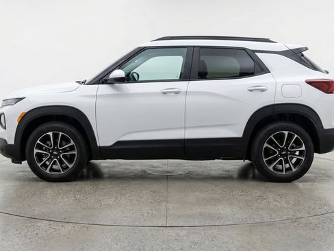 Used 2025 Chevrolet TrailBlazer LT image 5