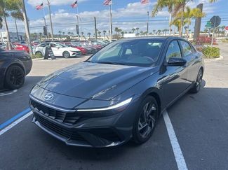 Used 2025 Hyundai Elantra Sport video 1
