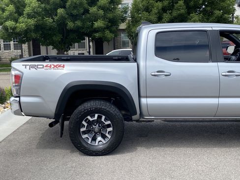Used 2022 Toyota Tacoma TRD Off-Road AWD/4WD image 6