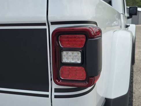 New 2026 Jeep Gladiator Rubicon AWD/4WD image 8