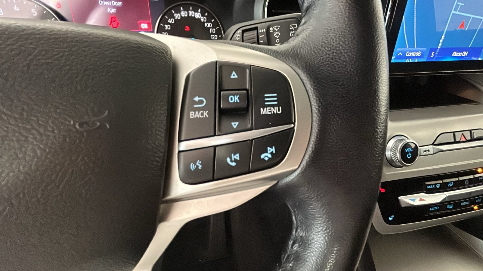 Used 2022 Ford Explorer XLT AWD/4WD image 20