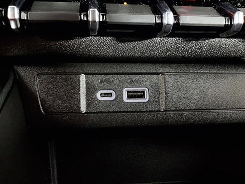 New 2026 GMC Canyon Elevation w/ Convenience Package image 14