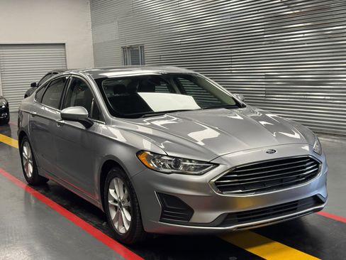 Used 2020 Ford Fusion SE image 7