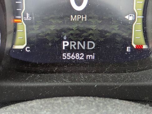 Used 2021 Jeep Wrangler Unlimited Sahara AWD/4WD image 5