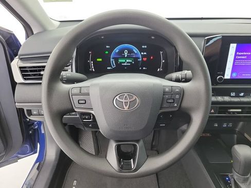 Used 2025 Toyota Camry LE w/ Convenience Package FWD image 22
