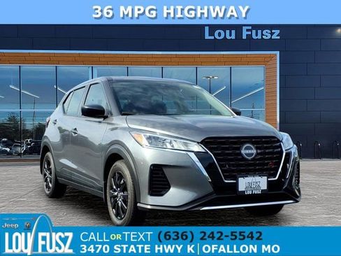 Used 2025 Nissan Kicks Play S FWD image 1