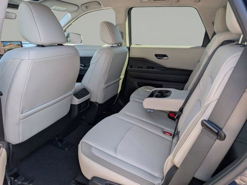 New 2026 Nissan Pathfinder SL FWD image 14
