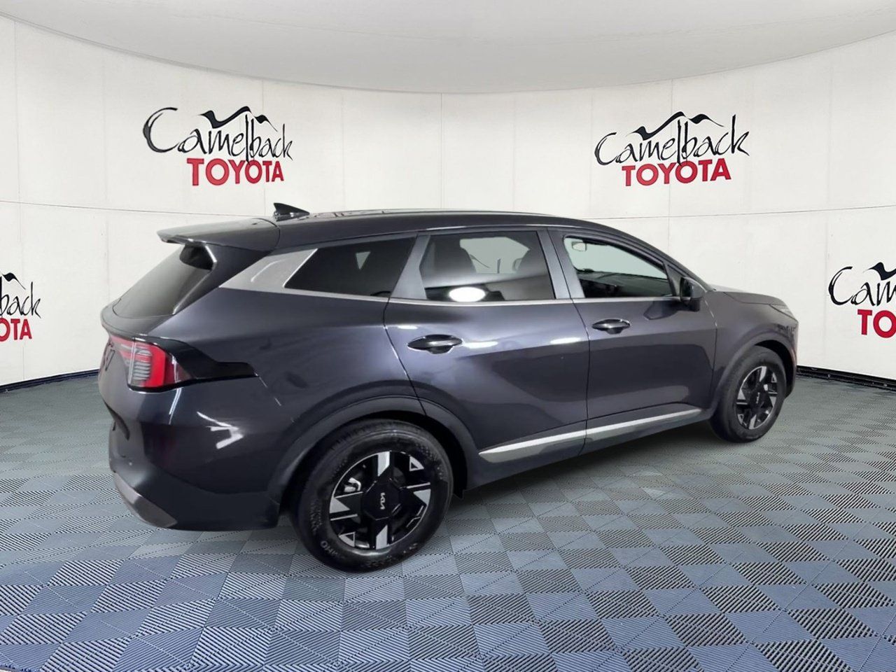 Used 2026 Kia Sportage LX FWD image 2