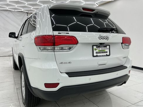 Used 2019 Jeep Grand Cherokee Laredo AWD/4WD image 9