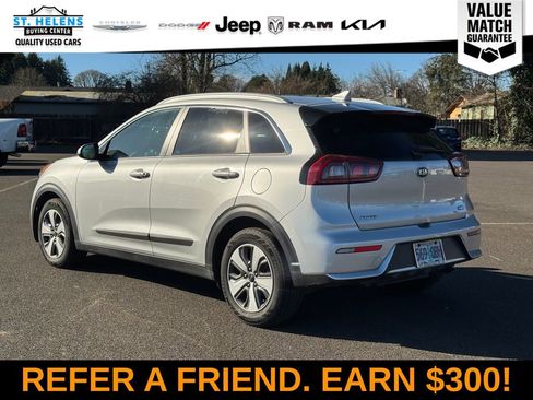 Used 2017 Kia Niro EX image 4