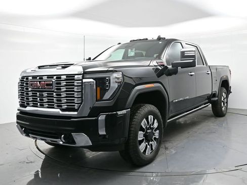 Used 2025 GMC Sierra 2500 Denali w/ Denali Reserve Package image 3