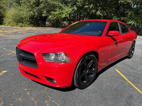 Used 2014 Dodge Charger R/T image 1