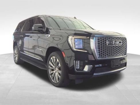Used 2022 GMC Yukon XL Denali image 4