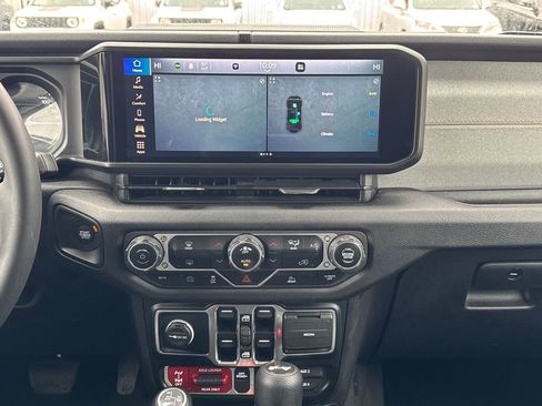 Used 2024 Jeep Wrangler Unlimited image 18