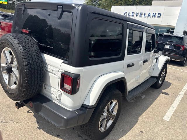 Used 2018 Jeep Wrangler Unlimited Sahara AWD/4WD image 16