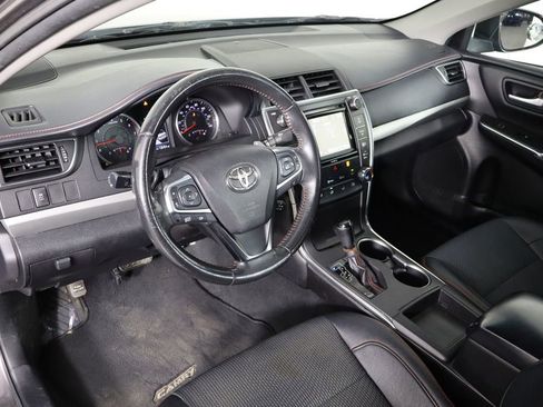 Used 2017 Toyota Camry SE w/ Moonroof Package FWD image 24