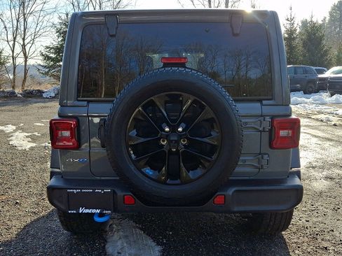 Used 2022 Jeep Wrangler Unlimited Sahara w/ Cold Weather Group image 5