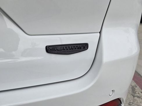 New 2026 Jeep Grand Cherokee Summit w/ Obsidian Package image 5