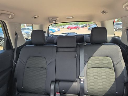 Used 2025 Nissan Pathfinder SV FWD image 26