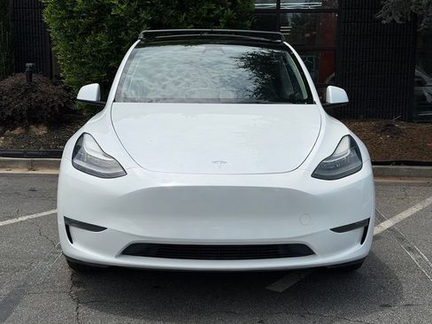 Used 2023 Tesla Model Y Long Range AWD/4WD image 3
