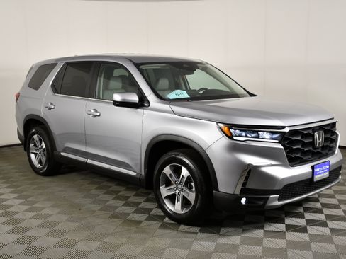 Certified 2025 Honda Pilot EX-L image 4