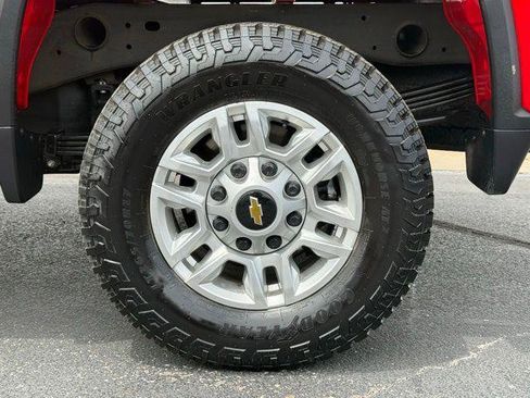 Used 2025 Chevrolet Silverado 2500 LT w/ Convenience Package AWD/4WD image 13