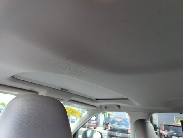 Used 2022 Toyota Highlander XLE FWD image 31