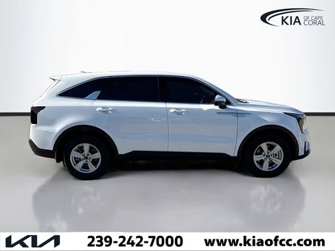 New 2026 Kia Sorento LX image 6