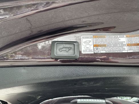 Used 2018 Toyota RAV4 XLE AWD/4WD image 23