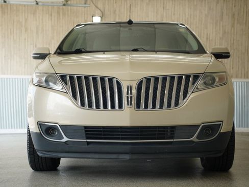 Used 2014 Lincoln MKX FWD w/ Equipment Group 102A image 3