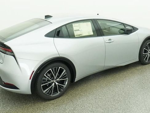 New 2027 Toyota Prius XLE FWD image 9