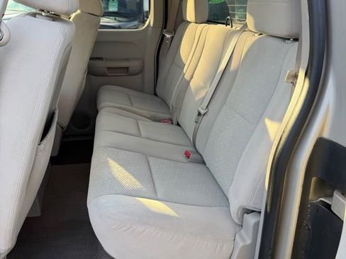 Used 2007 GMC Sierra 2500 SLE w/ Snow Plow Prep Package image 10