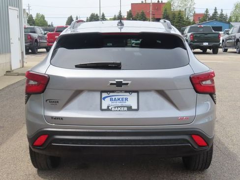 Used 2025 Chevrolet Trax RS w/ Sunroof Package FWD image 10